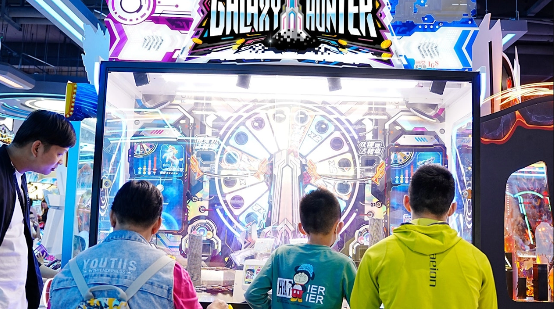 LAI Games | Galaxy Hunter| Coin Pusher | 2 Player
