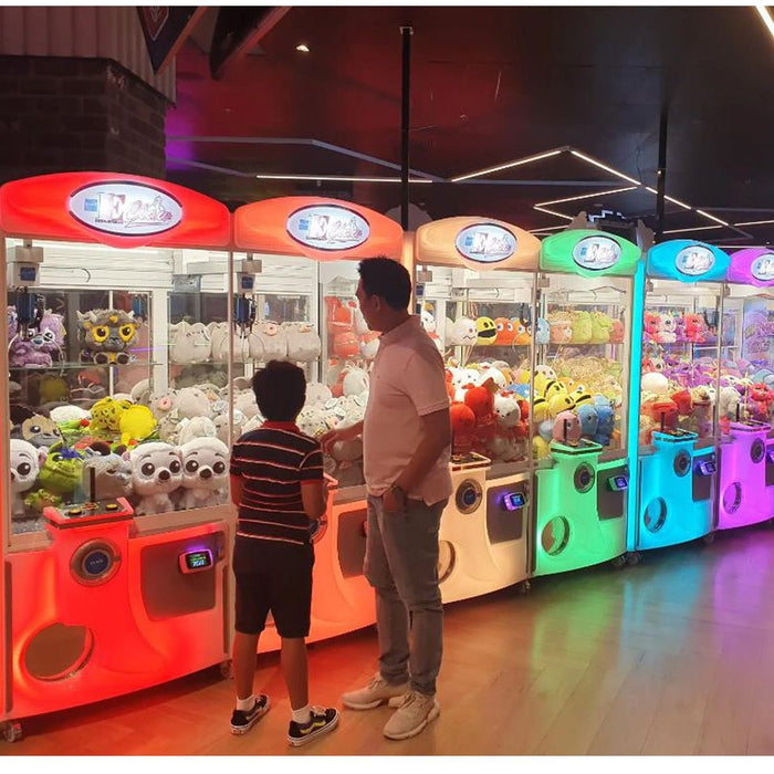 Elaut | E - Claw 900 Crane Machine Arcade Game - 1 & 2 Player | Energy Efficient | Durable