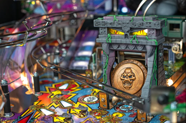 Stern | King Kong: Myth of Terror Island | Premium Edition | Pinball Machine